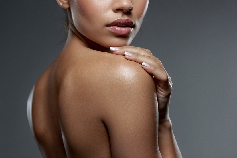 duurzame zonnebrand, vrouw met rug